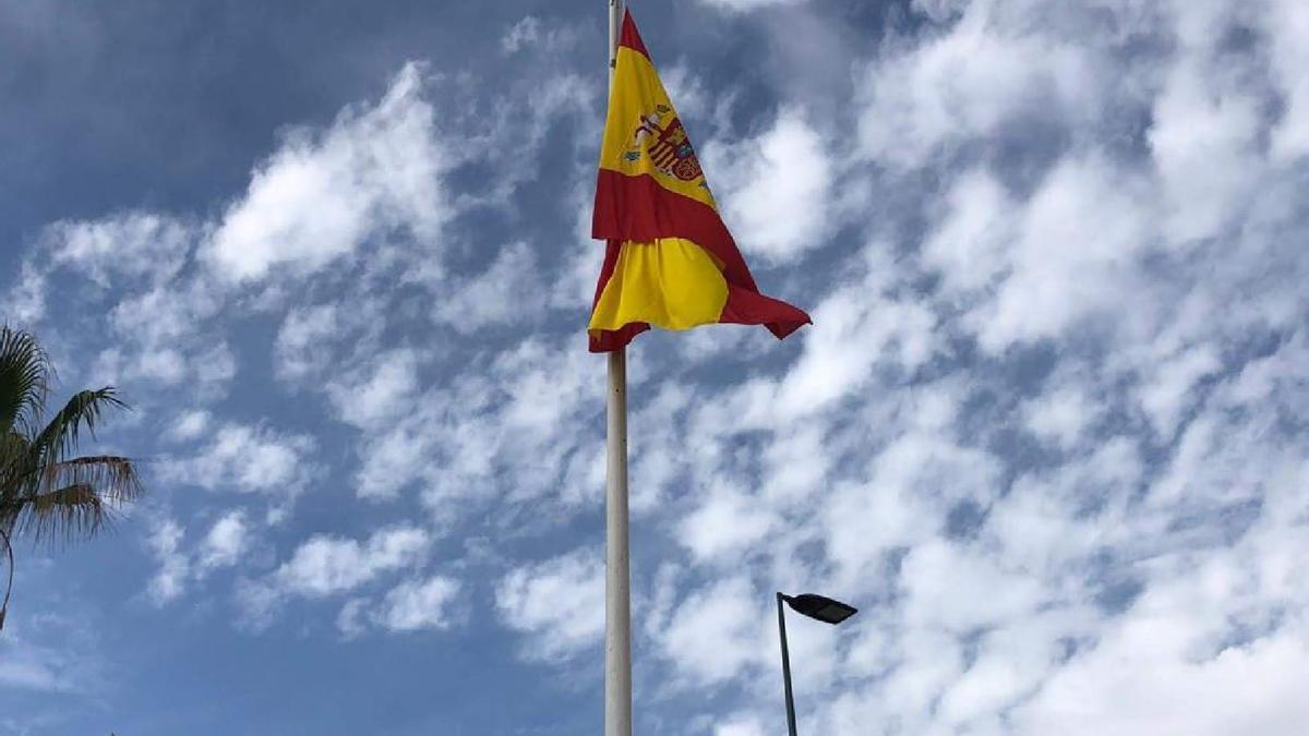 Bandera de la Plaza de Colón.