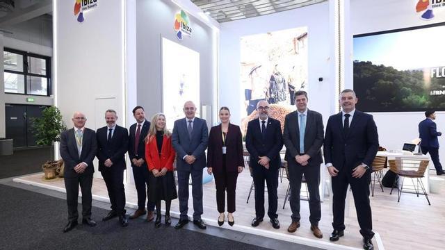 Representants d’Eivissa i de Balears a la ITB de Berlín. | | FOTOS: CONSELL D’EIVISSA