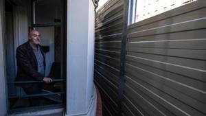 Tanques de sis metres irriten veïns i comerços d’Urgell