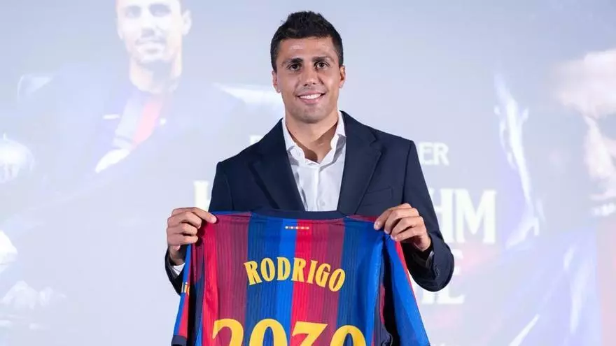 Rodri y su admiración por Busquets: "Intenté absorber muchas cosas de él en la Selección"