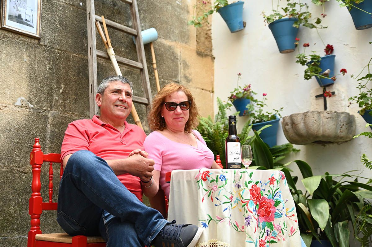 La AAVV del Alcázar Viejo se hace con el primer premio de cruces de mayo en recitos cerrados