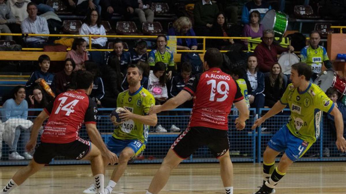 Guille y Andrés durate un partido de esta temporada. |