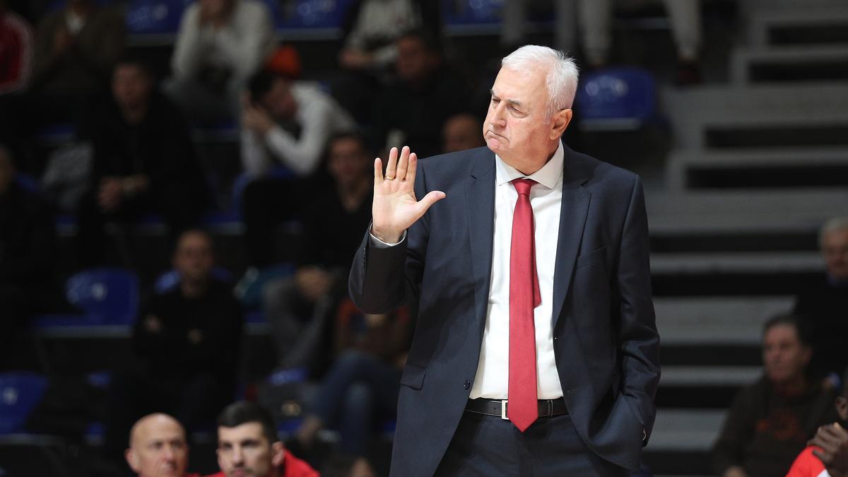 Dragan Sakota, en un partido con el Estrella Roja.