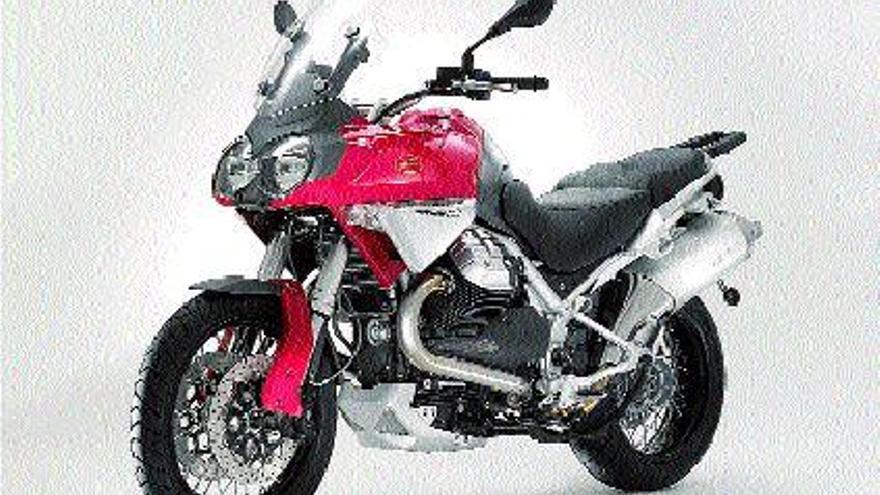 Moto Guzzi Stelvio 1200, nueva trail italiana