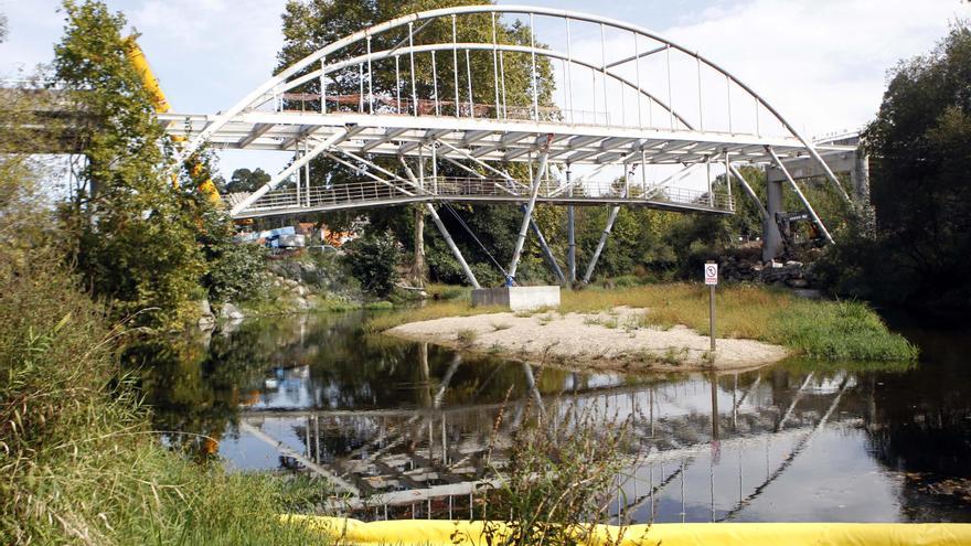 El puente de Santa Marta se queda solo con la estructura metálica