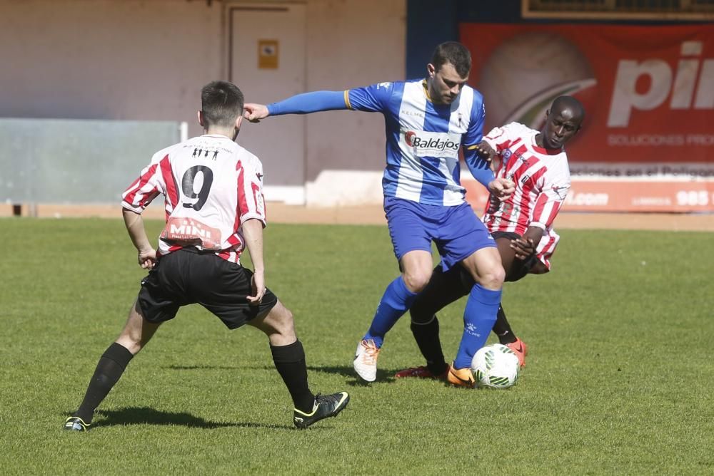 El partido entre el Real Avilés y el Siero, en imágenes