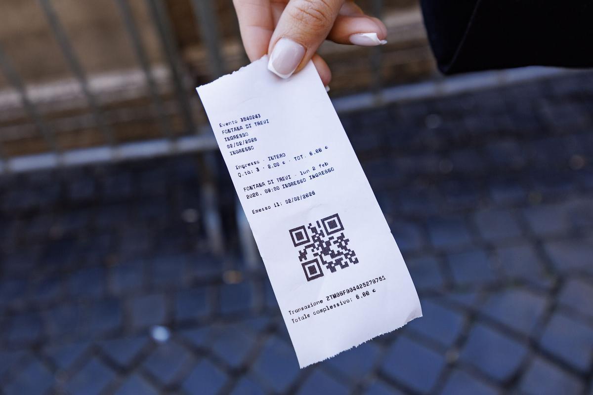 Roma cobra desde este lunes dos euros para ver la Fontana Di Trevi. Roma cobra desde este lunes dos euros para ver la Fontana Di Trevi.