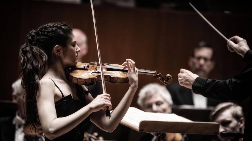 María Dueñas, el violín ideal