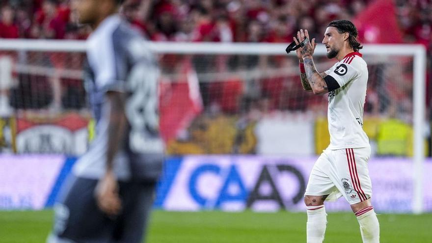 Gudelj quiere "otro manicomio en Nervión" para el partido ante el Espanyol: "Aún queda mucho y os seguimos necesitando"