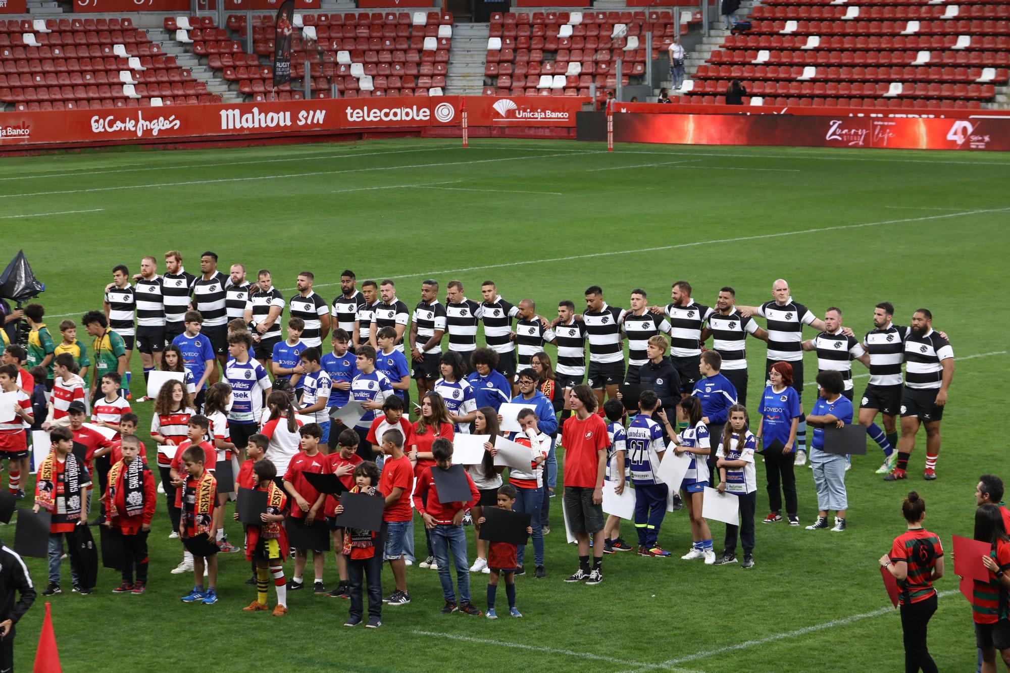 Así fue la visita de los Barbarians a Gijón: partido contra España y visita a la Laboral