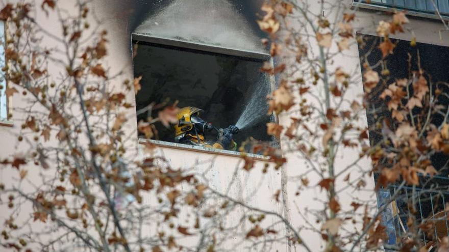 Cinco afectados en un incendio en Eusebi Estada