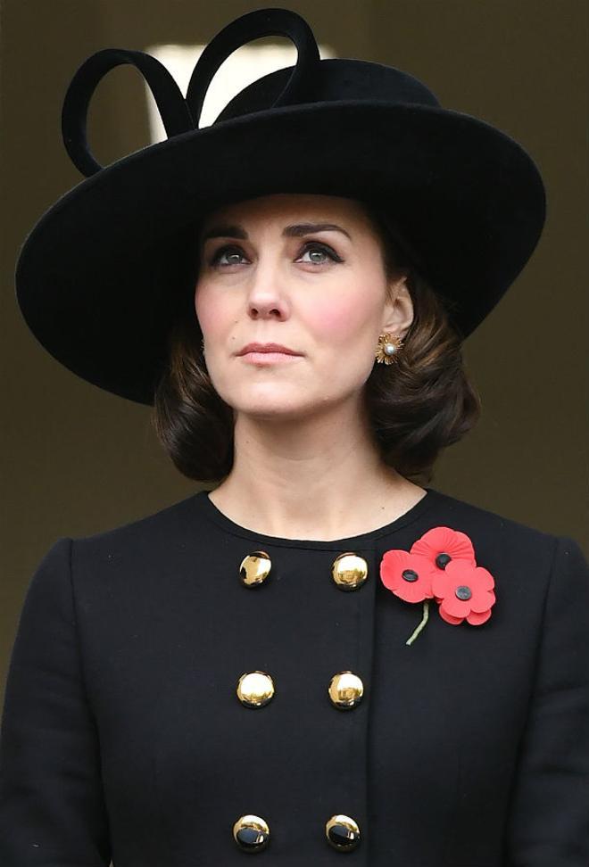 Kate Middleton con sombrero y media melena