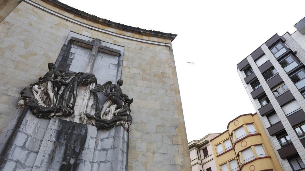 El monumento al Simancas en el colegio de La Inmaculada.