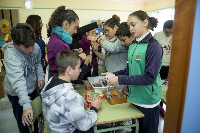 Reportaje al rastrillo organizado por alumnos ...