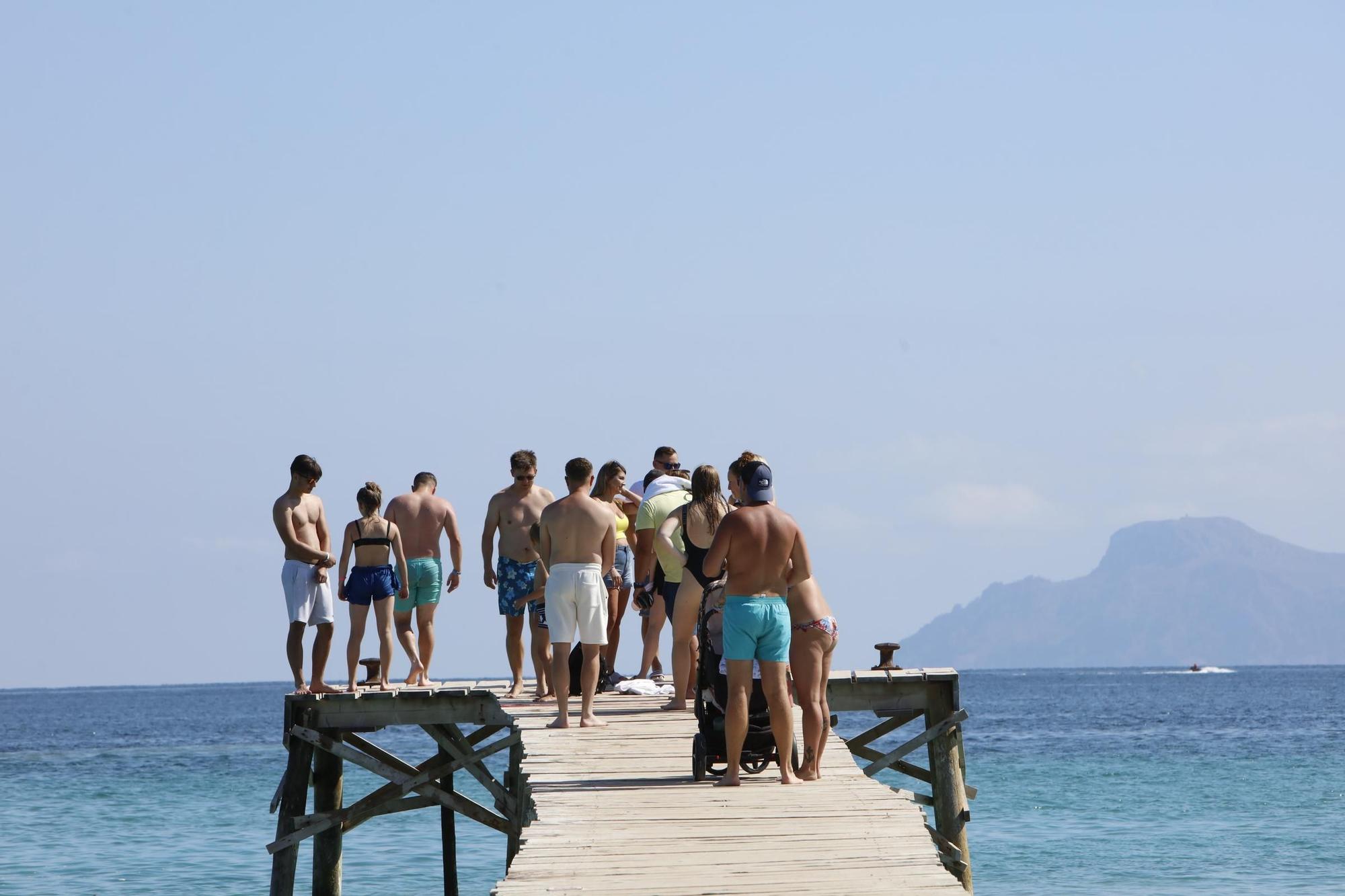 Sommer-Urlaub im Oktober: So sieht es derzeit am Strand von Alcúdia auf Mallorca aus