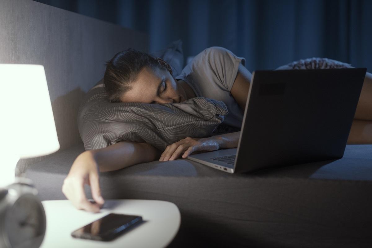 El insomnio tecnológico es una consecuencia del mal uso de las redes sociales.