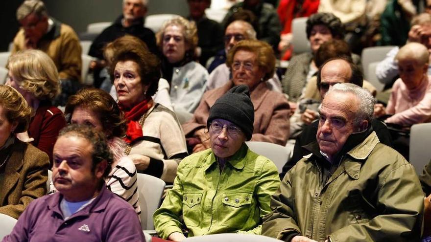 Público en la conferencia de Javier Barraycoa sobre la figura de Lluís Companys.
