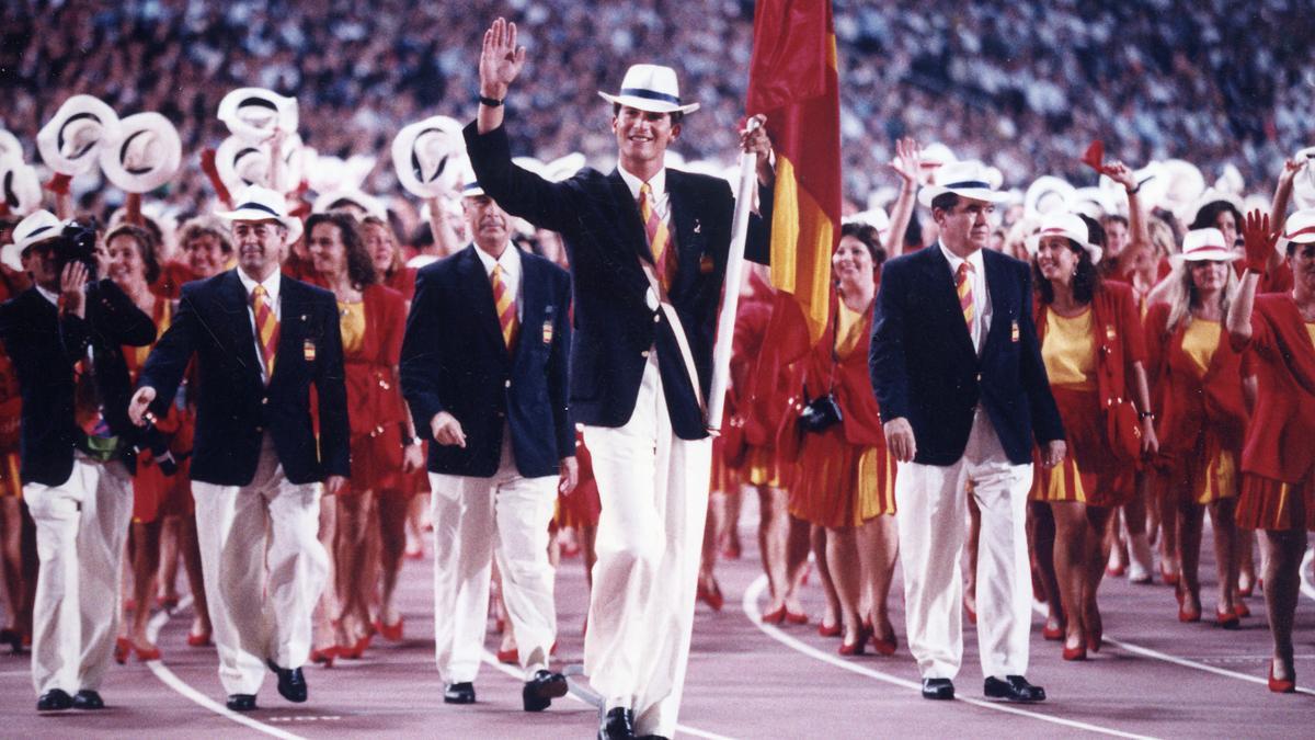 El entonces príncipe Felipe, abanderado de los Juegos Olímpicos de Barcelona 92