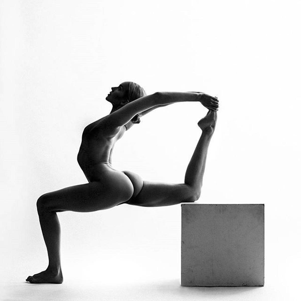 El yoga 'nude' en Instagram: Nude Yoga Girl, la pionera