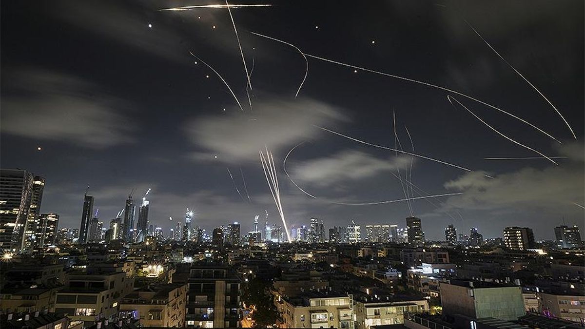 Imagen del reciente bombardeo de Irán sobre Tel Aviv, Israel.
