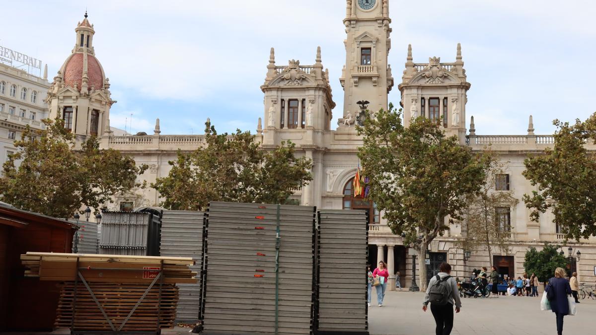 La pista ya ha llegado al recinto interior de la plaza del Ayuntamiento