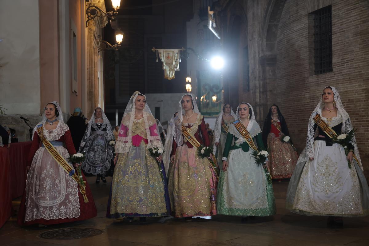 Todas las fotos de la Ofrenda del 18 de marzo por la calle de la Paz hasta las 23:30 horas Todas las fotos de la Ofrenda del 18 de marzo por la calle de la Paz hasta las 23:30 horas