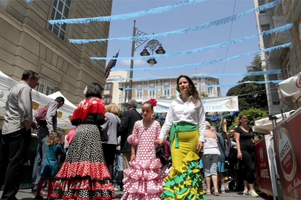 Gran ambiente en al Fiesta de las Cruces de Mayo en Cartagena