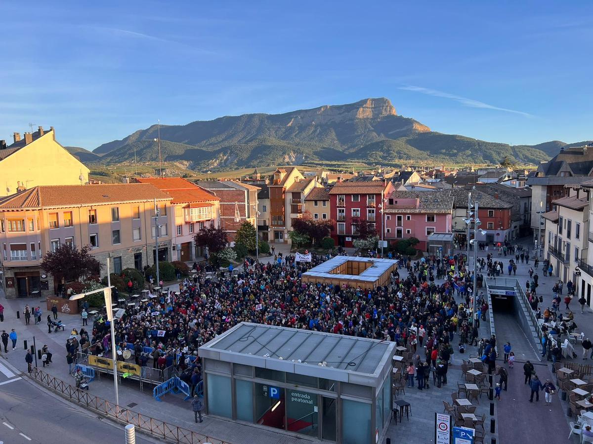 Jaca también se ha congregado y sumado a la protesta.