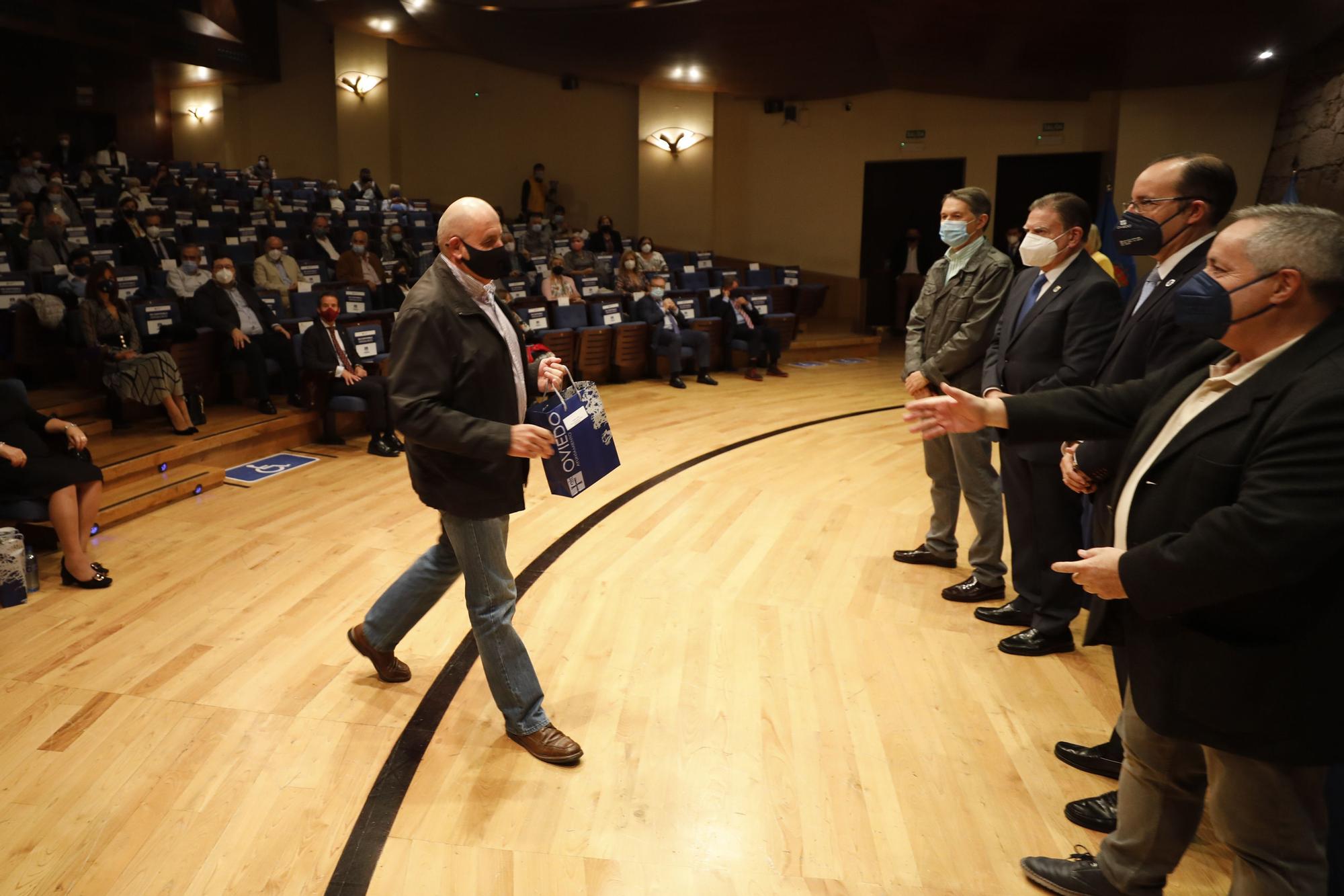 Oviedo homenajea a sus funcionarios por Santa Rita