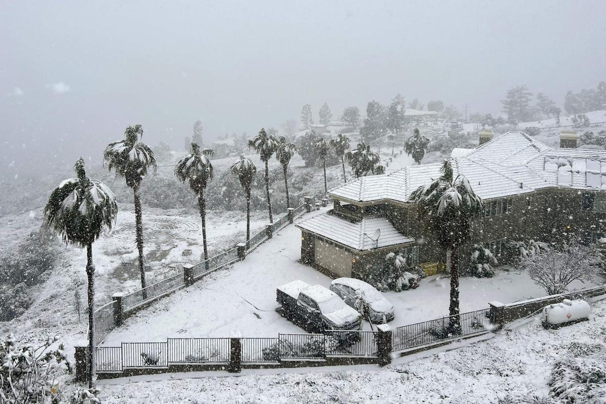 Fuertes nevadas en el sur de California