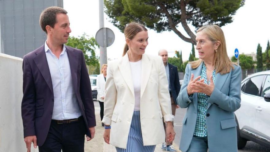 Llorenç Galmés, Marga Prohens y Ana Pastor.