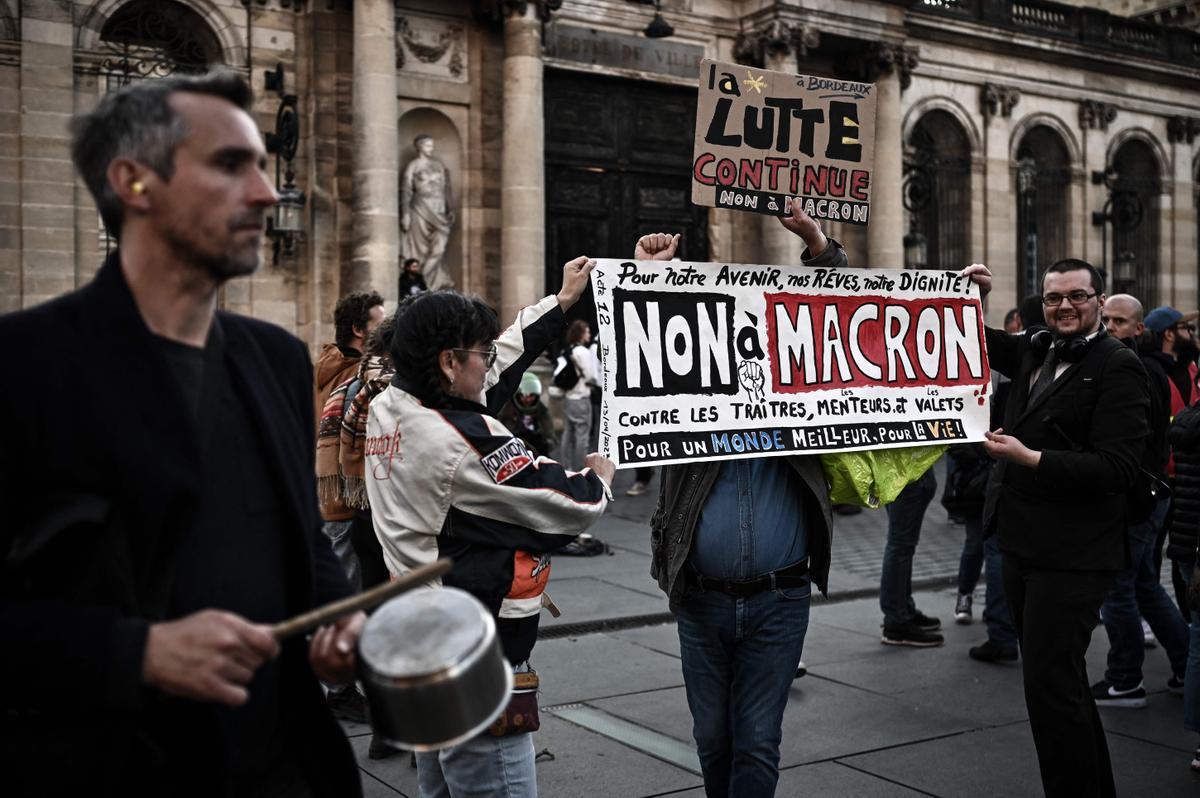 Nueva jornada de protestas en Francia contra la reforma de las pensiones. En un discurso televisado desde el Elíseo marca los grandes retos en lo que le queda de mandato y trata de pasar página.