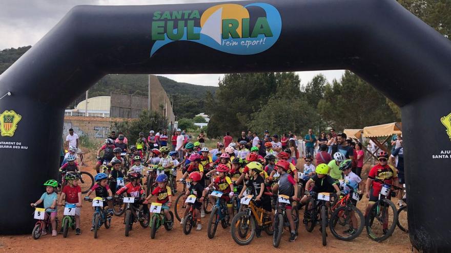 Ciclismo de promoción en Ibiza: la Peña Deportiva debuta con un Bicikids
