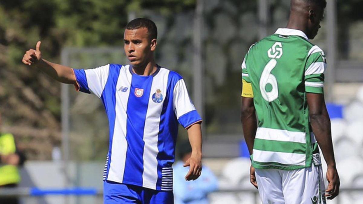 Ayoub Abou en un partido con el júnior del Porto