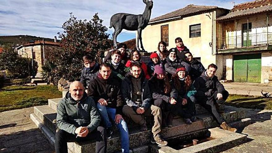 Grupo de alumnos participantes en el curso de formación impartido en Villardeciervos.