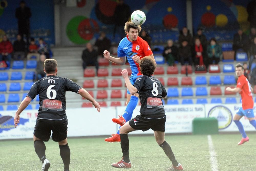 El partido entre el Langreo y el Siero, en imágenes