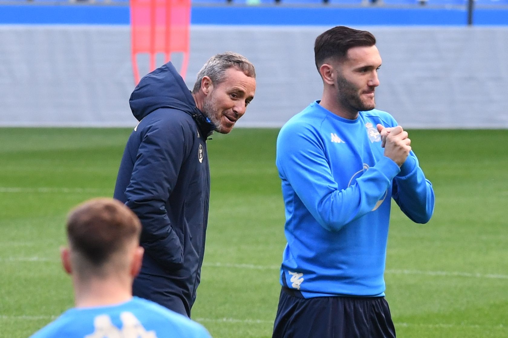 Lucas ya entrena de blanquiazul en su vuelta a casa con el Dépor