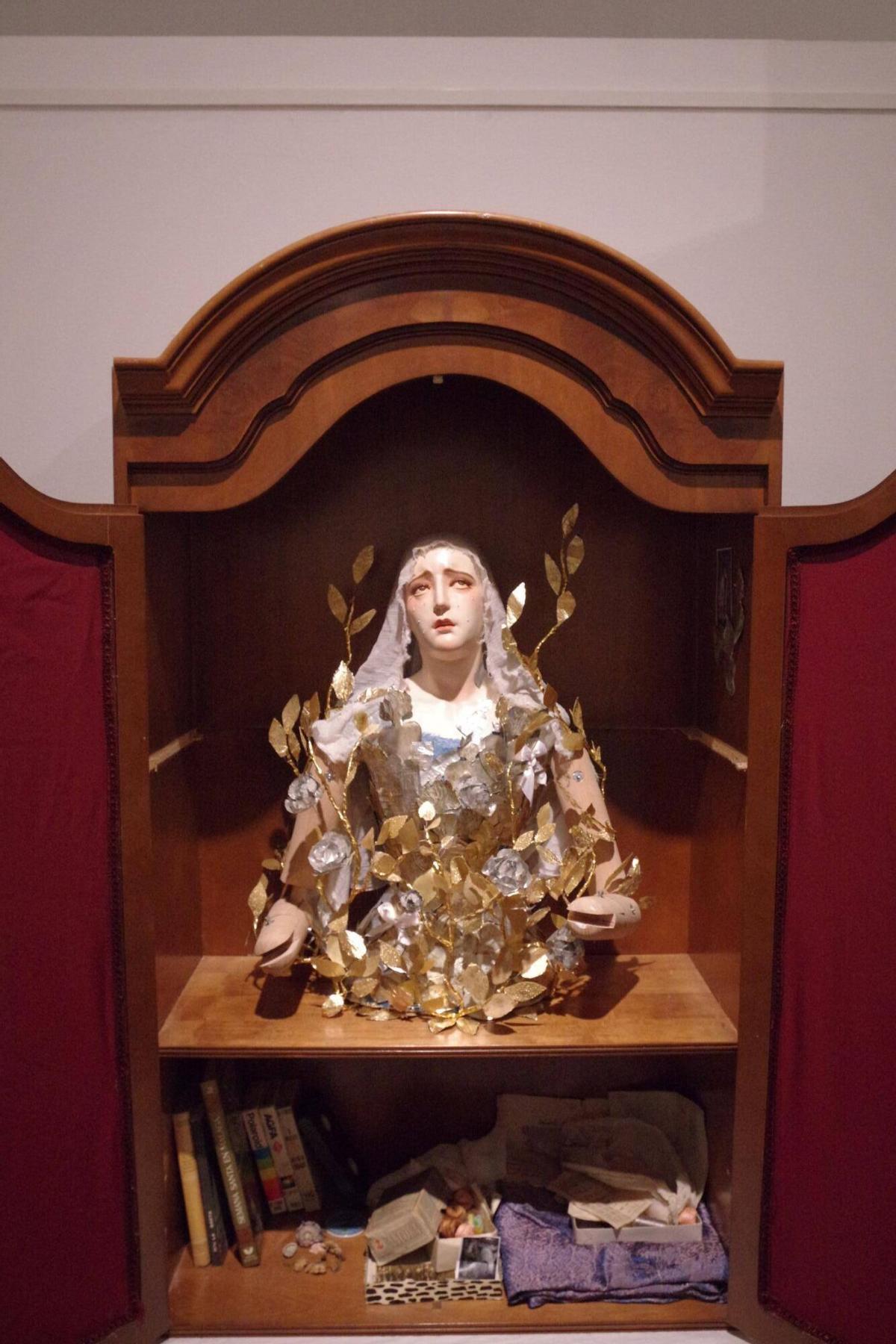 El escultor malagueño José Cano (2004) plantea una lectura emocional de los sucesos de mayo de 1931, 95 años después, en una exposición en la Agrupación de Cofradías