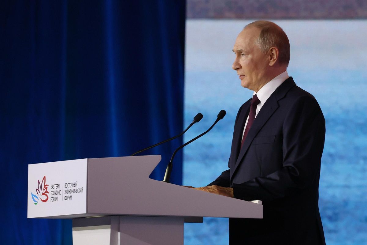 El presidente ruso, Vladímir Putin, durante su intervención en el Foro Económico Oriental que se celebra en la ciudad portuaria de Vladivostok. El presidente ruso, Vladímir Putin, durante su intervención en el Foro Económico Oriental que se celebra en la ciudad portuaria de Vladivostok.