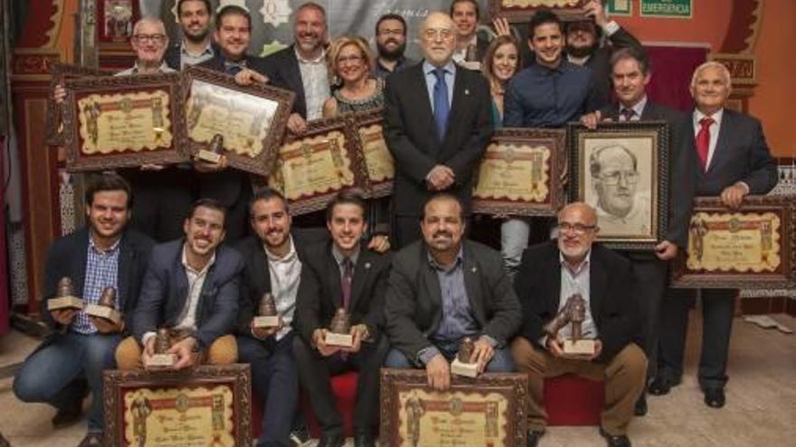 Los premiados de la edición de 2016 en la Filà Cordón.