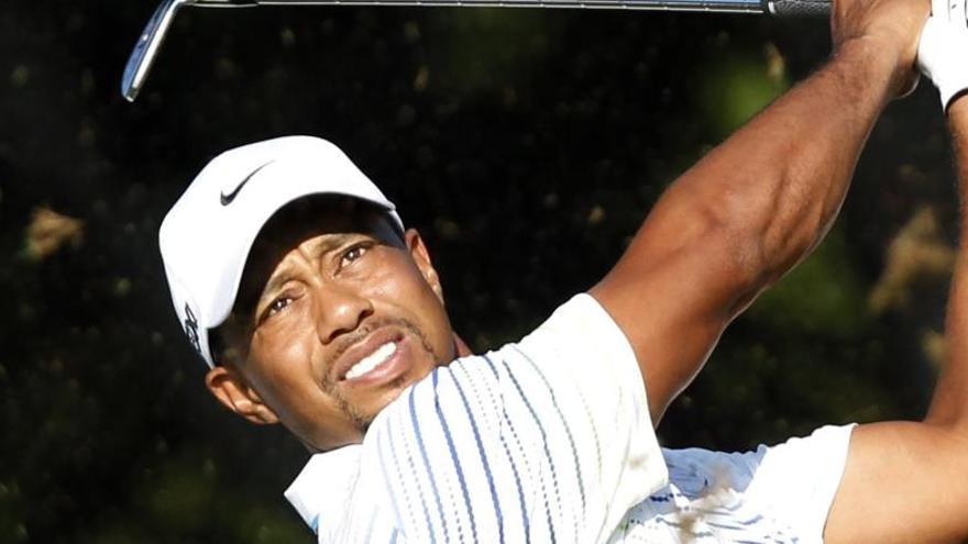 Tiger Woods se cae de la Ryder