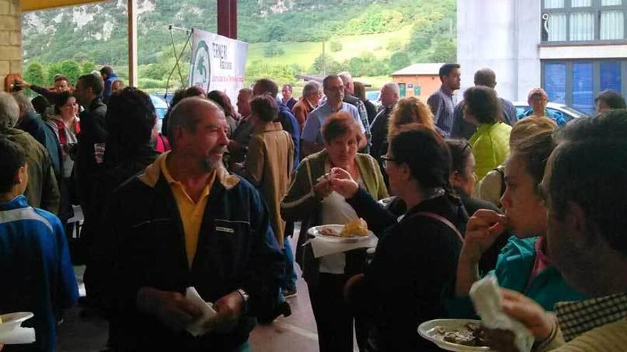 Participantes en la parrillada.