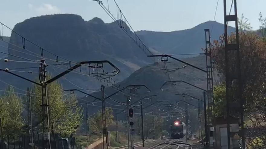 Cientos de personas se movilizan para que el Aragón rural «no pierda el tren»