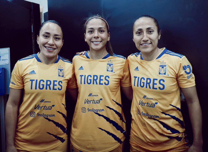Liliana Mercado, María Sánchez y Stephany Mayor, autoras de los goles del Tigres.