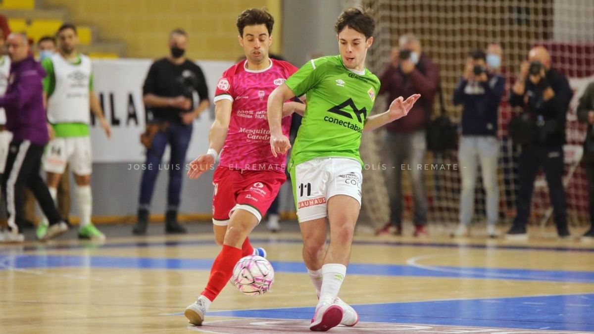 El juvenil Nil Tent, en el partido de ayer ante el Córdoba