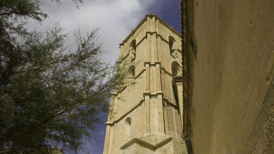 Ábalos inaugura la restauración de la torre gótica de Alcañiz
