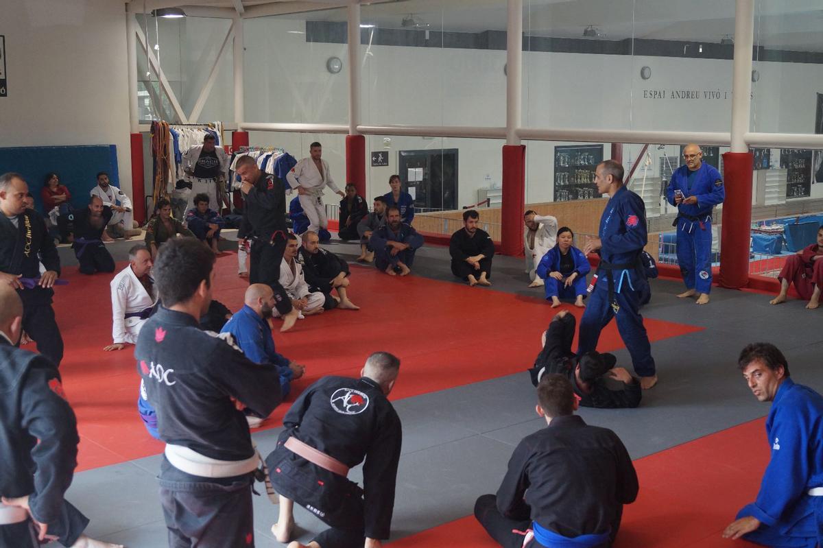 Més de 150 persones participen en l’acte de graduació de Jiu Jitsu Brasiler al tatami del Congost