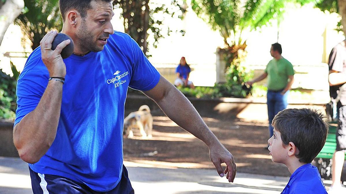 Mario Pestano inicia una nueva etapa, ahora como entrenador. | | E.D.