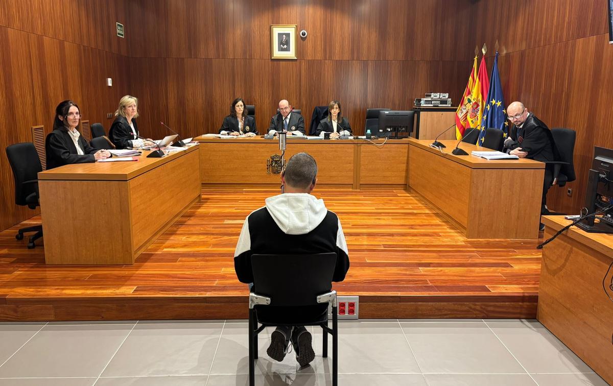 El acusado, R. T. G., en el juicio celebrado este lunes en la Audiencia Provincial de Zaragoza.