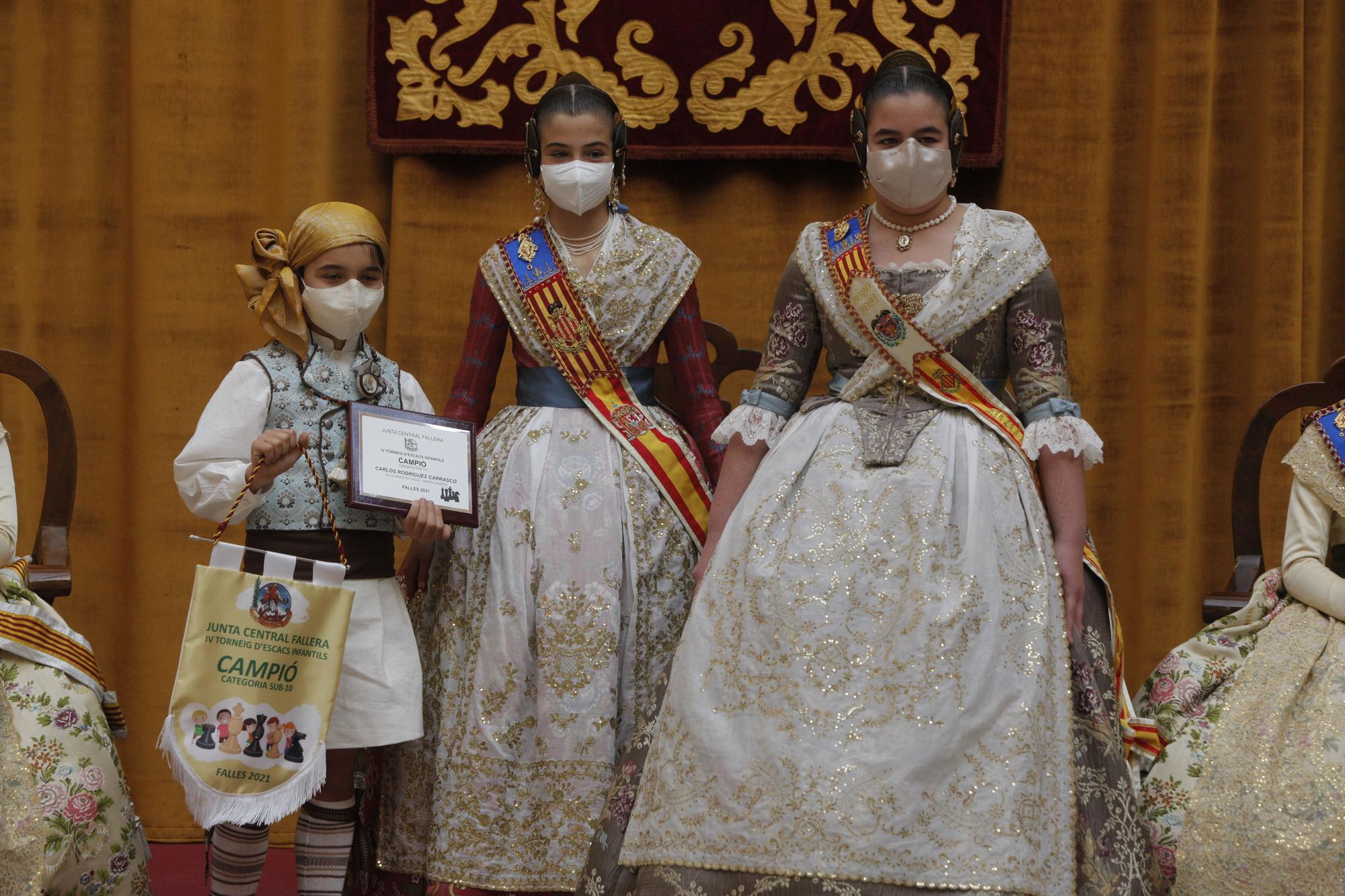 Las fallas infantiles vuelven con los "brillants", fotos y reparto de premios